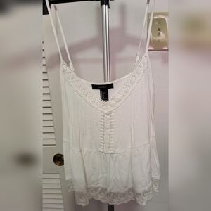 10/$10 🔥Forever 21 Cream Lace Detail Camisole